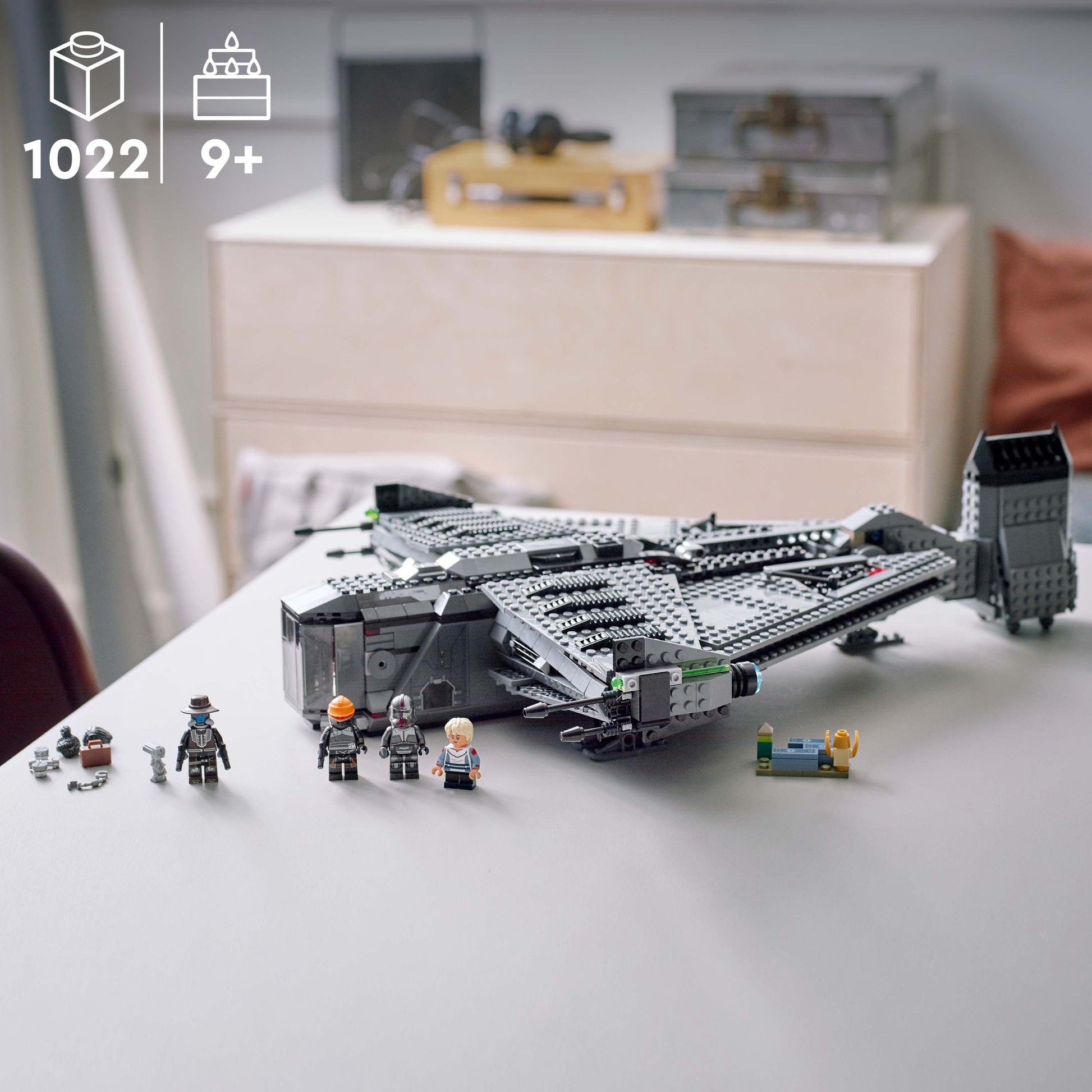LEGO Star Wars The Justifier 75323, Buildable Star Wars Toy Starship with Cad Bane Minifigure