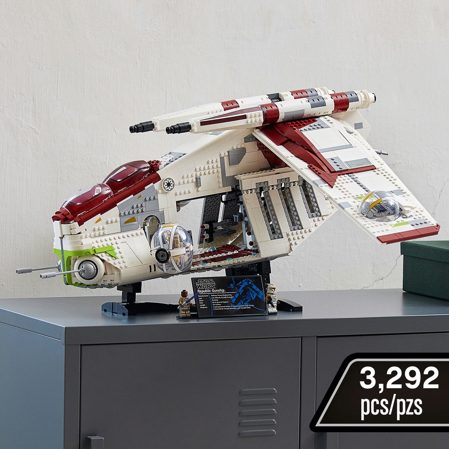 LEGO Star Wars Republic Gunship 75309 Ultimate Collector Series Building Kit (3,292 Pieces)