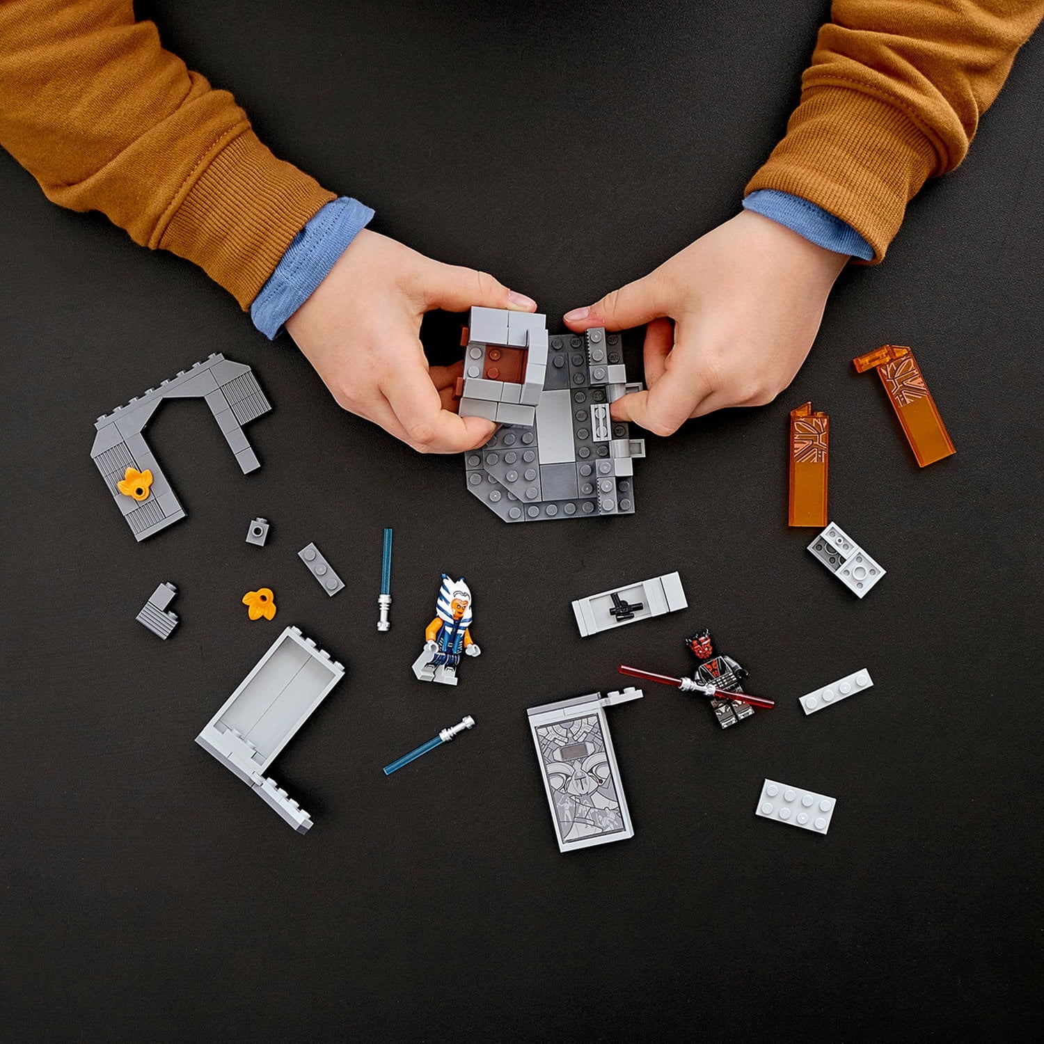 LEGO Star Wars: The Clone Wars with this portable Duel on Mandalor